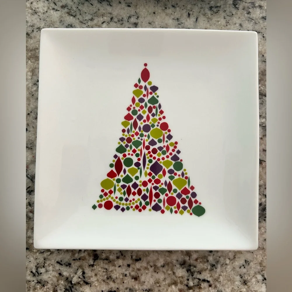 Crate & Barrel Christmas Tree Appetizer Plates 6